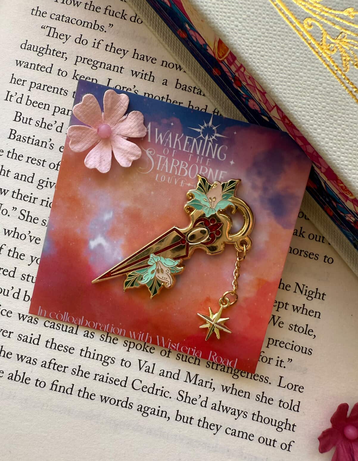 AOTS "Dragon Fang" Dagger | Officially Licensed