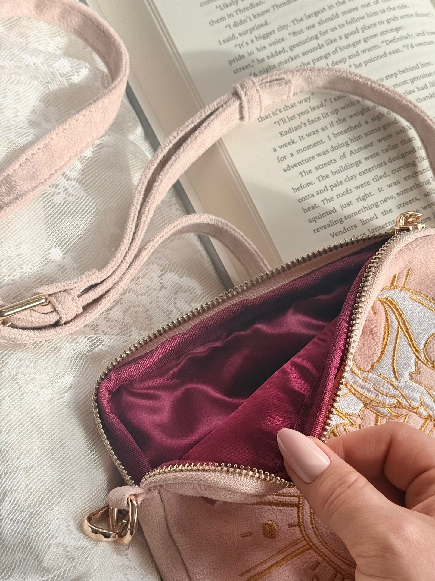 PRE-ORDER Dragonheart Pink Luxe E-Reader Carrier Bag
